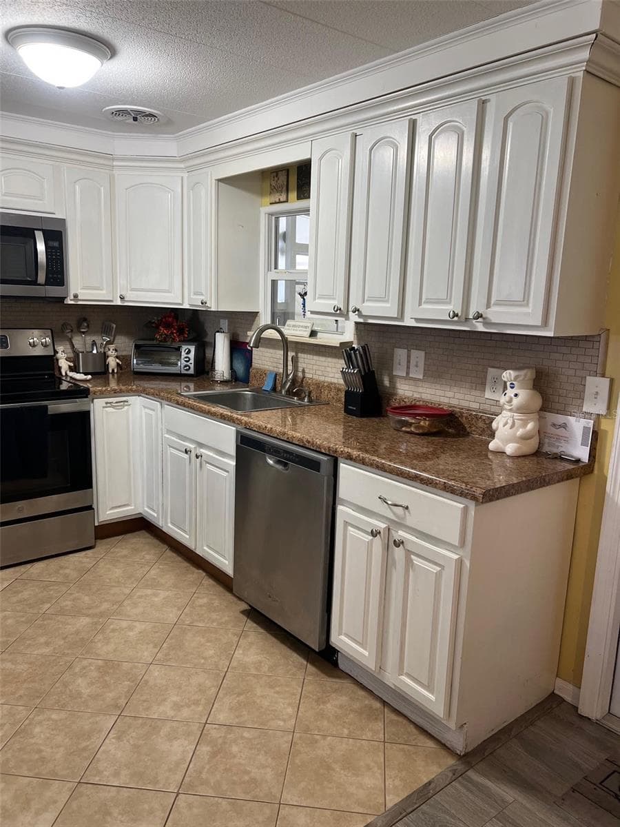 Mobile Home at 15 THATCH PALM ST E, LARGO, photo 11 of 29