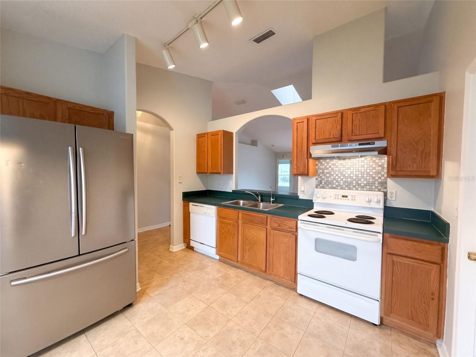 Single Family Residence at 18 ROLLAND LN, PALM COAST, photo 2 of 28