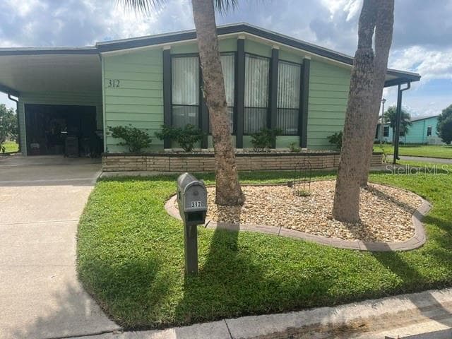 Manufactured Home at 312 MARINER DR, NORTH PORT, photo 2 of 30