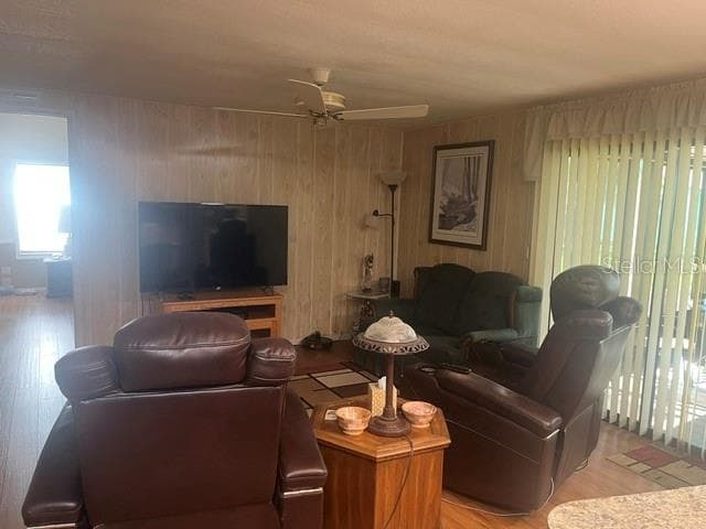 Manufactured Home at 312 MARINER DR, NORTH PORT, photo 15 of 30