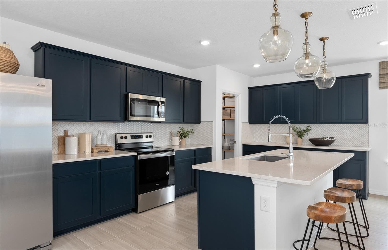 Model Home Design Only. Pictures and furnishings are for illustrative purposes only. Elevations, colors and options may vary. Furniture is for model home staging only.? - 5088 SHRUB LEAF ALLEY, ST CLOUD