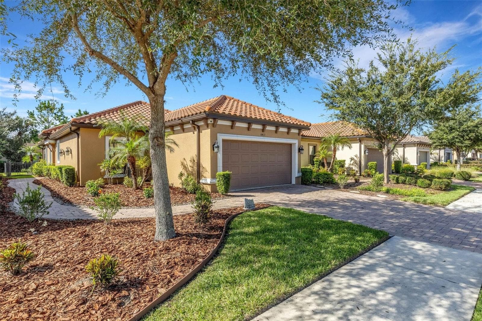 Single Family Residence at 8413 ALBERATA VISTA DR, TAMPA, photo 2 of 163