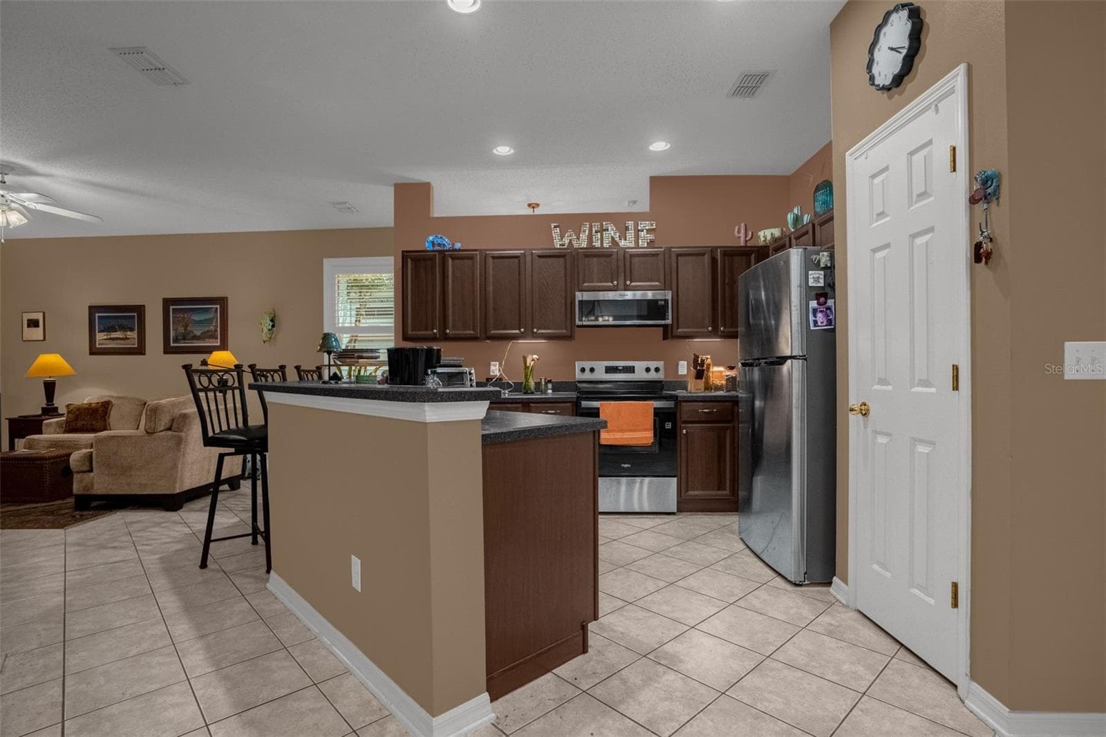 Single Family Residence at 8002 SAINT ANDREWS WAY, MOUNT DORA, photo 11 of 31