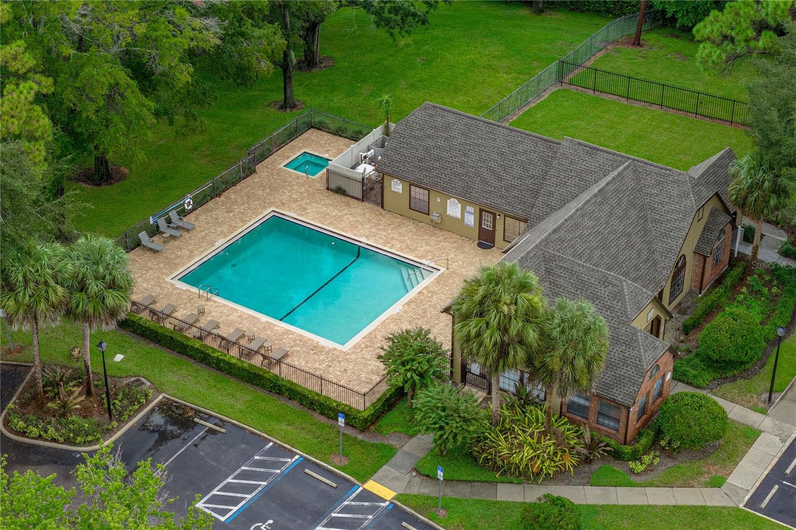 Condominium at 485 FORESTWAY CIR #101, ALTAMONTE SPRINGS, photo 10 of 35