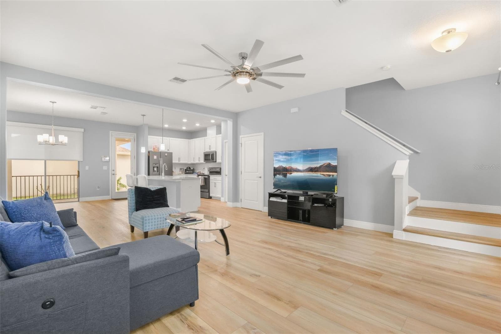 Single Family Residence at 154 WOODED VINE DR, WINTER SPRINGS, photo 3 of 48