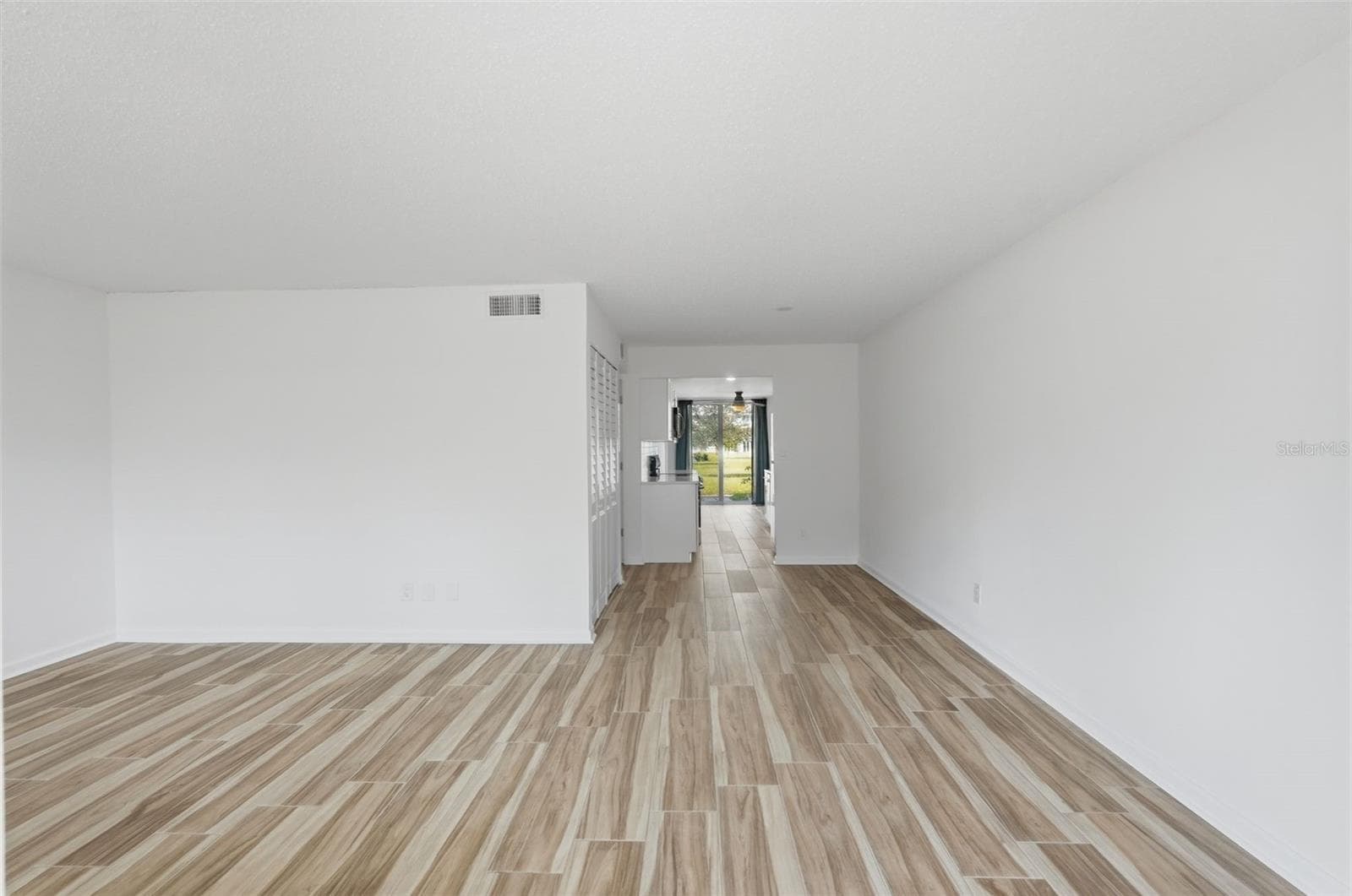 Condominium at 4720 LOCUST ST NE #120, ST PETERSBURG, photo 6 of 25
