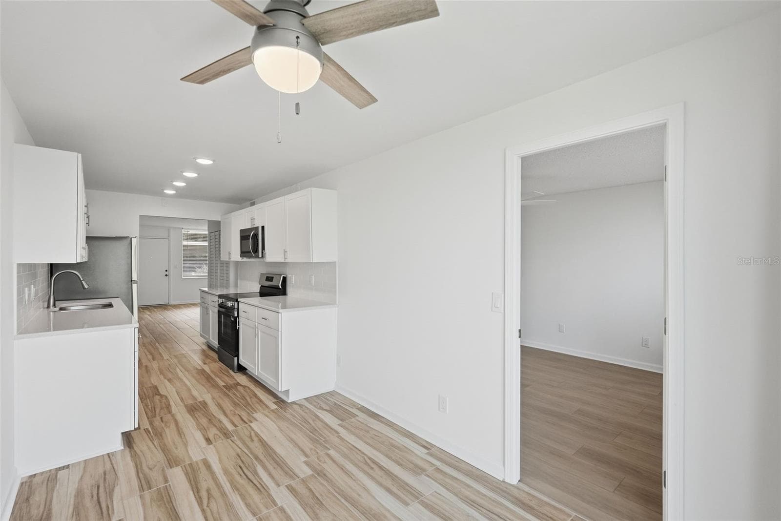 Condominium at 4720 LOCUST ST NE #120, ST PETERSBURG, photo 13 of 25