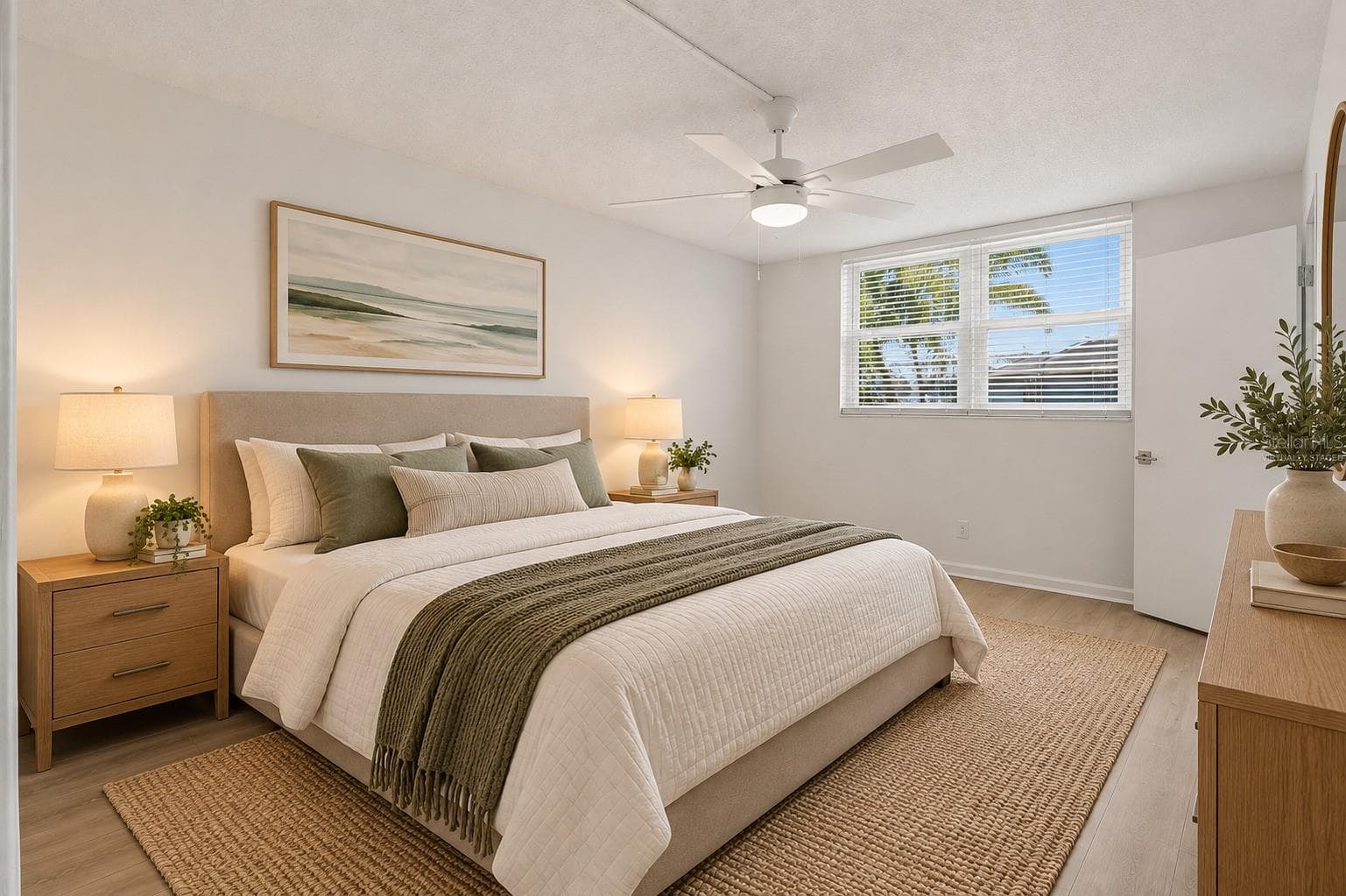 Virtually Staged - 4720 LOCUST ST NE #120, ST PETERSBURG