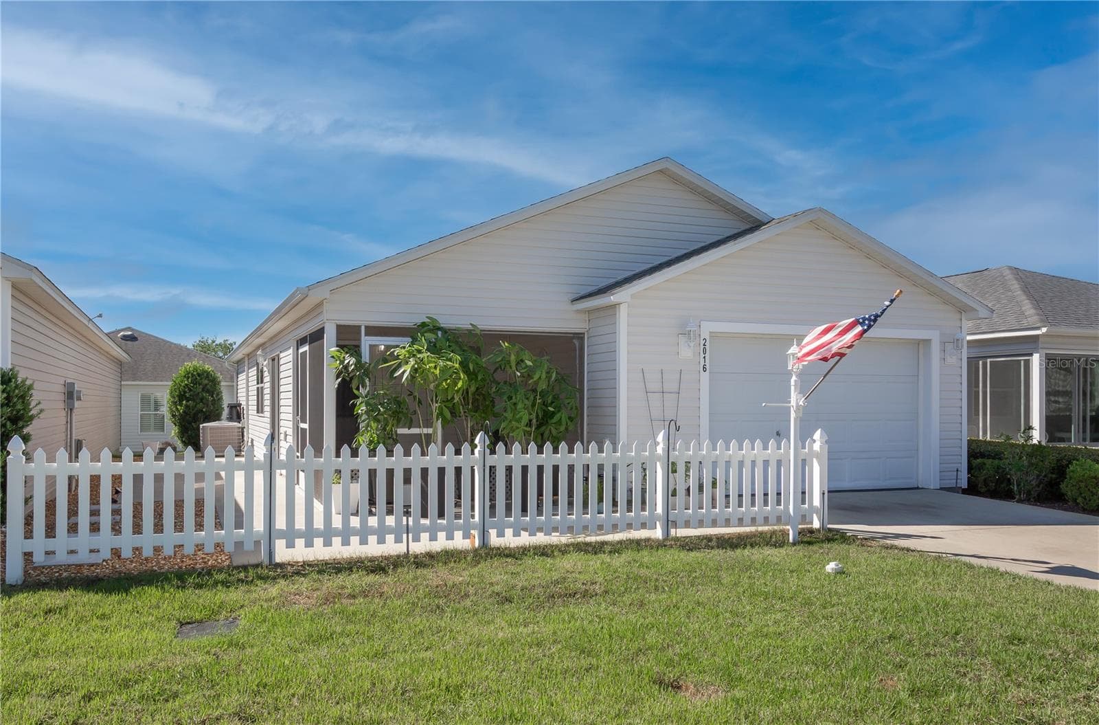Villa at 2016 PEACEFUL PL, THE VILLAGES, photo 4 of 33