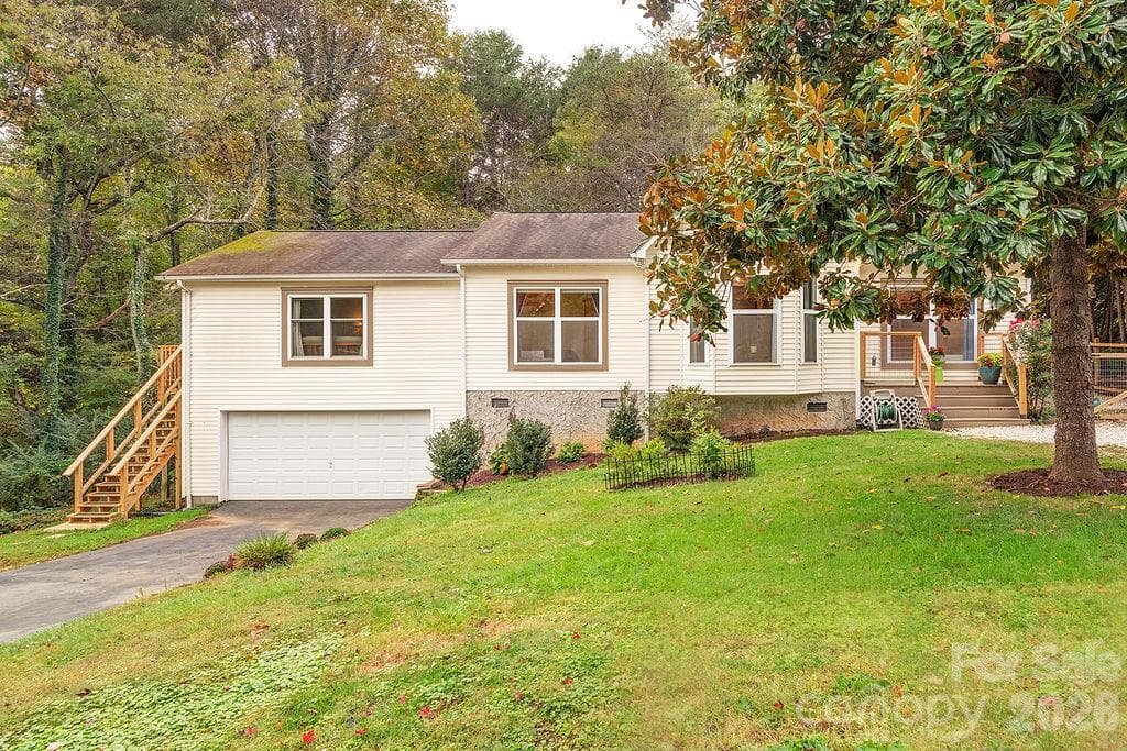 5 Parkway Creek Drive