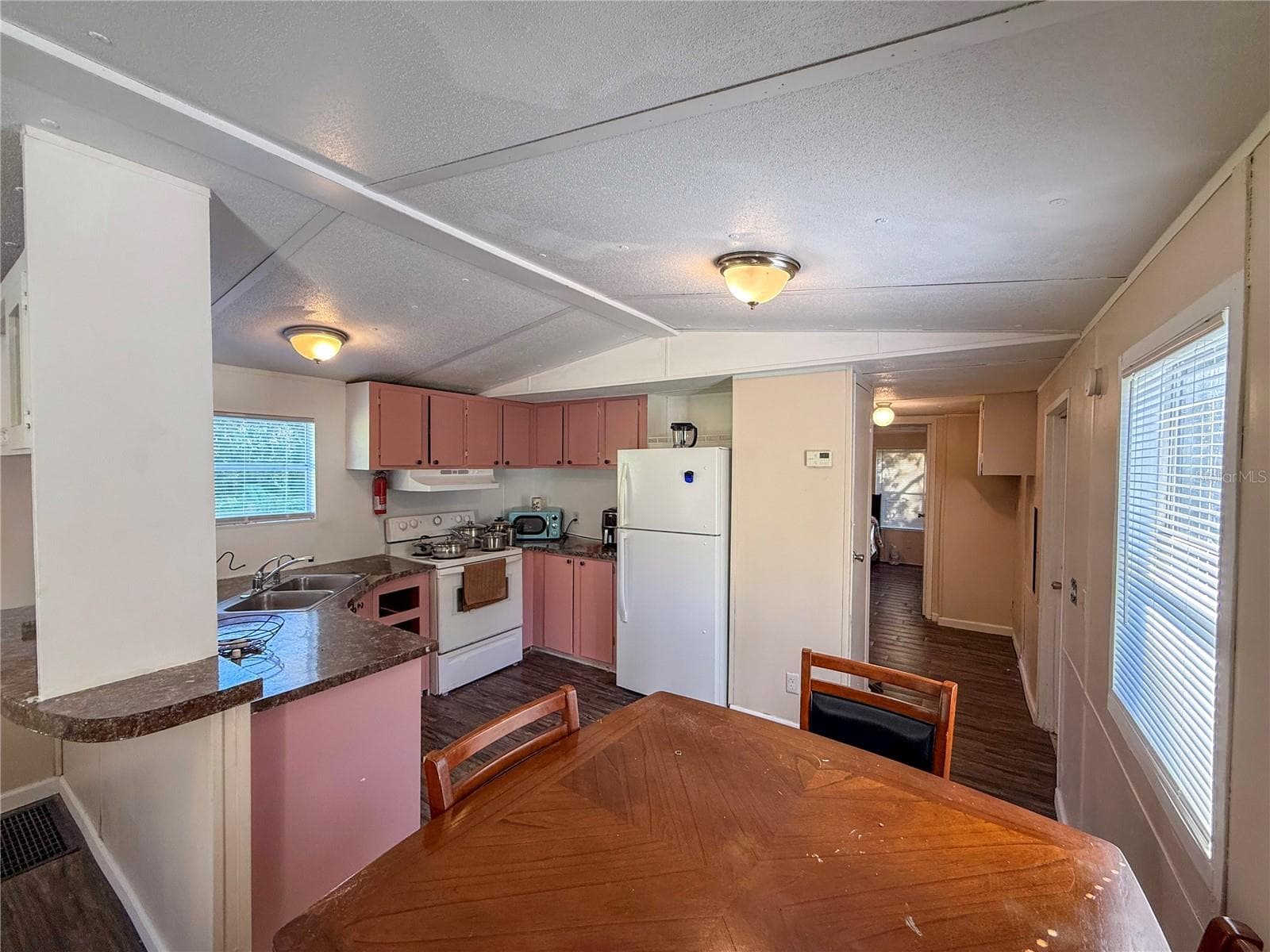 Manufactured Home at 24325 SW 46TH AVE, NEWBERRY, photo 8 of 24