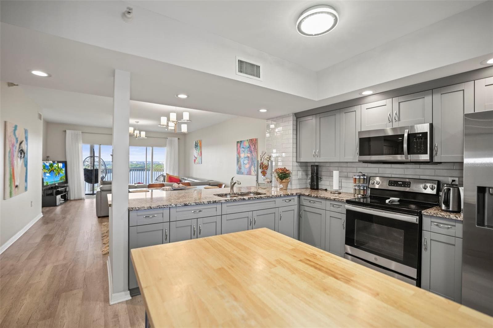 Condominium at 6495 SHORELINE DR #8502, ST PETERSBURG, photo 5 of 66