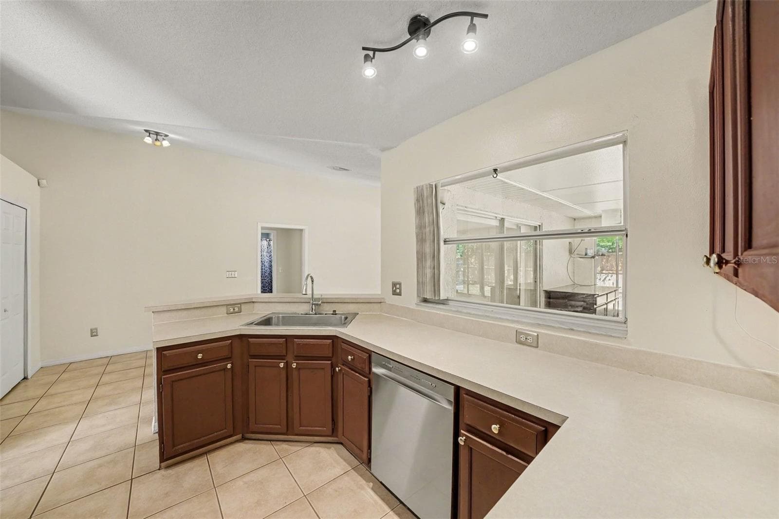 Single Family Residence at 1219 MAYBROOK ST, APOPKA, photo 16 of 33