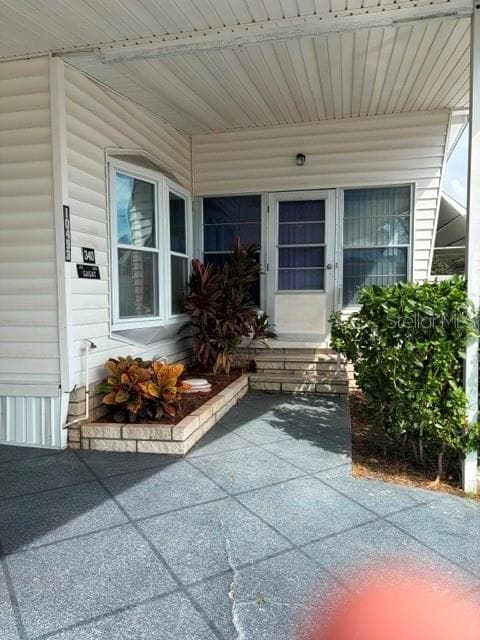 Mobile Home at 10493 PEACEFUL DR, LARGO, photo 3 of 32