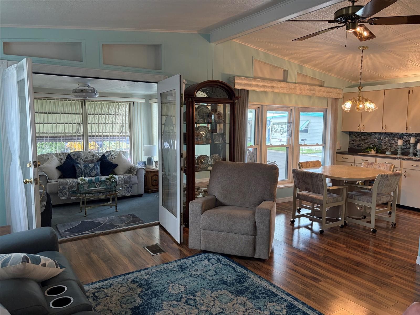 Mobile Home at 10493 PEACEFUL DR, LARGO, photo 8 of 32