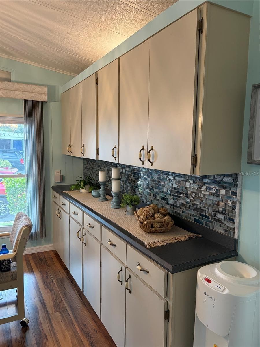 Mobile Home at 10493 PEACEFUL DR, LARGO, photo 12 of 32