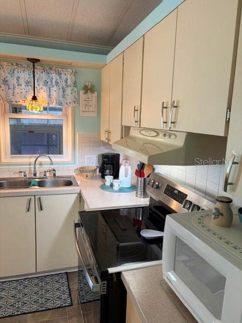 Mobile Home at 10493 PEACEFUL DR, LARGO, photo 14 of 32