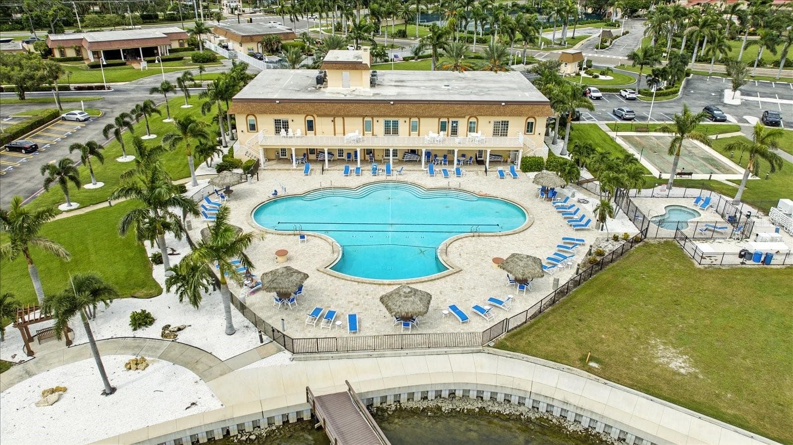 Condominium at 5020 BRITTANY DR S #322, ST PETERSBURG, photo 34 of 45
