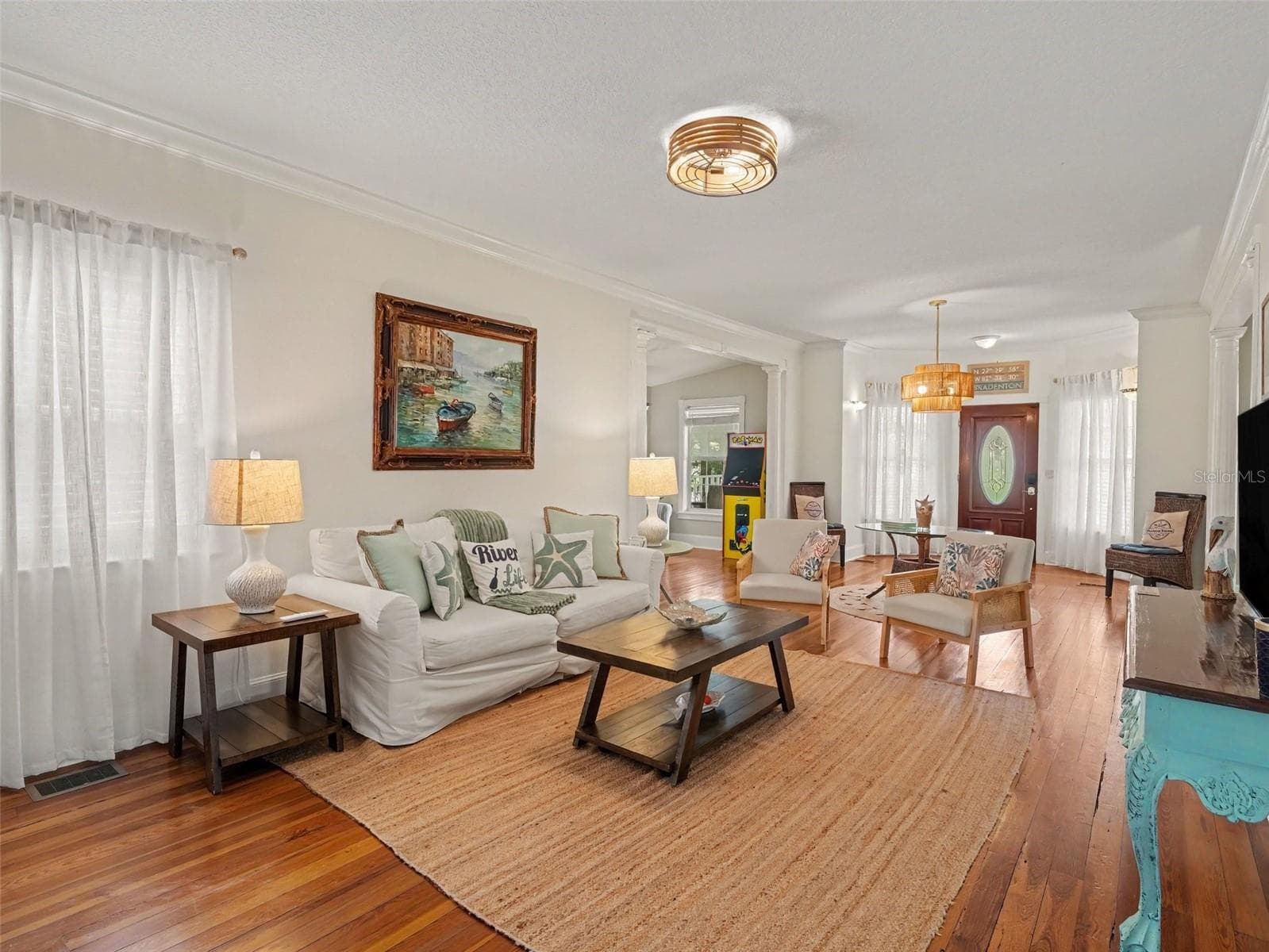 Living and family room combo - 1529 1ST AVE W, BRADENTON
