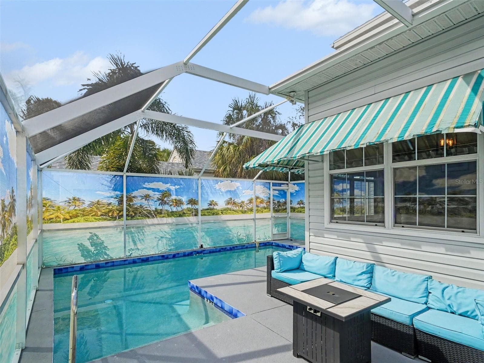 Pool area with privacy screen - 1529 1ST AVE W, BRADENTON