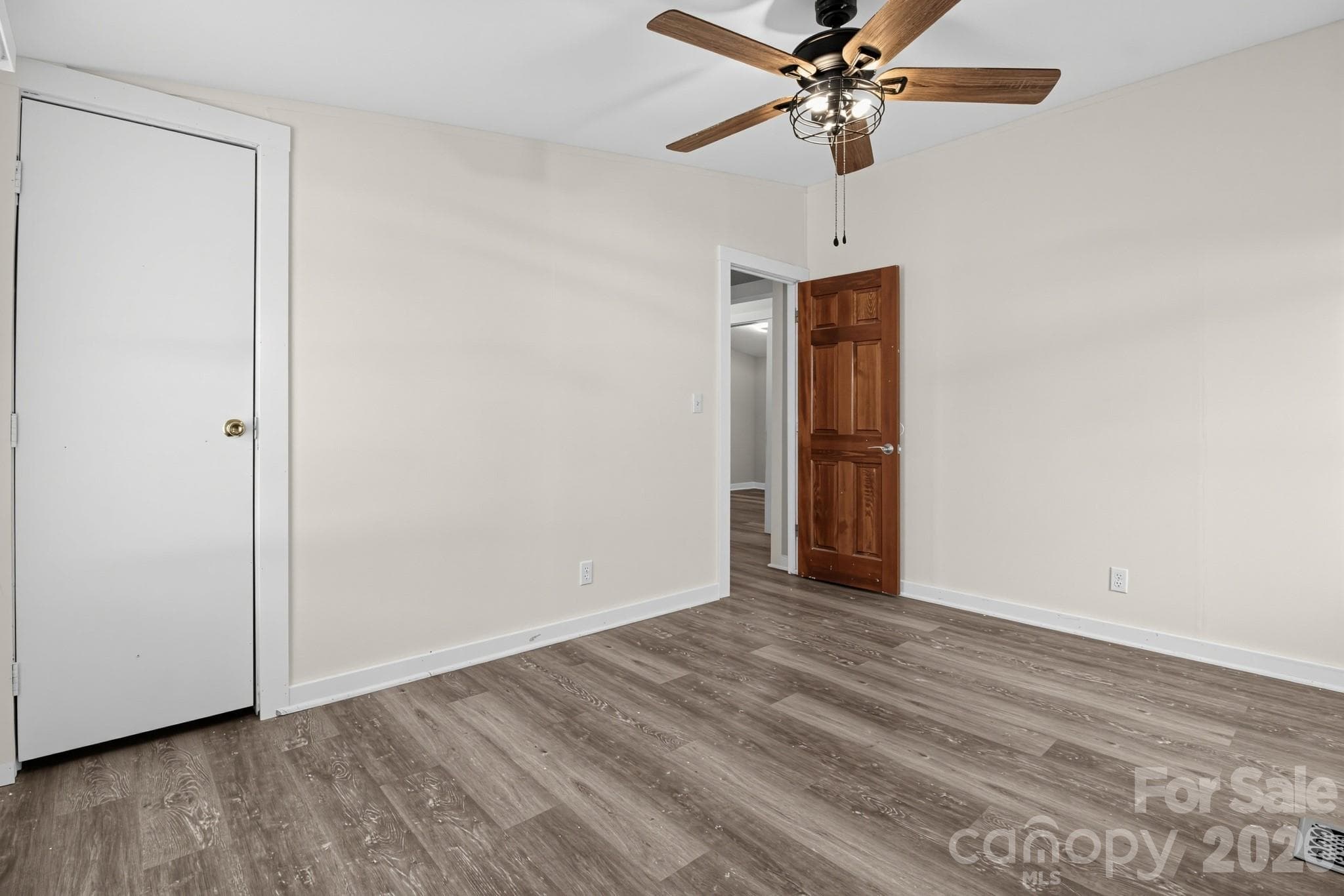 Single Family Residence at 8187 Woodland Drive, Myrtle Beach, photo 21 of 33