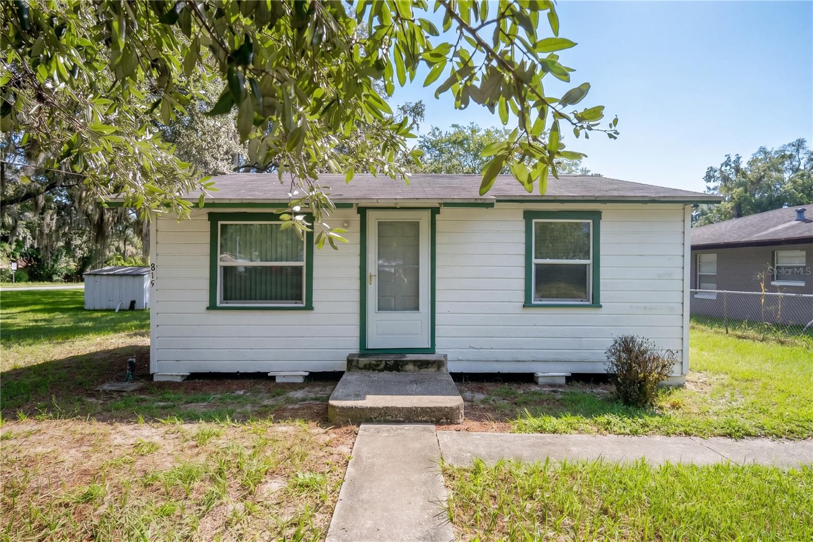 819 KIRK ST