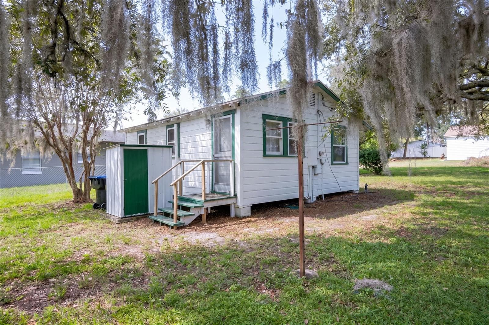 Single Family Residence at 819 KIRK ST, ORLANDO, photo 11 of 12