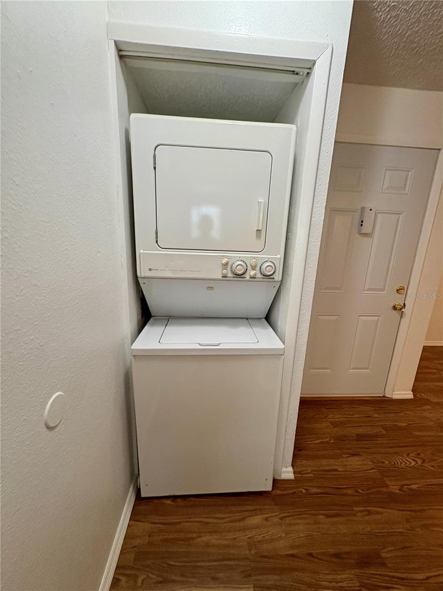 Condominium at 231 RED MAPLE PL #N/A, BRANDON, photo 6 of 7