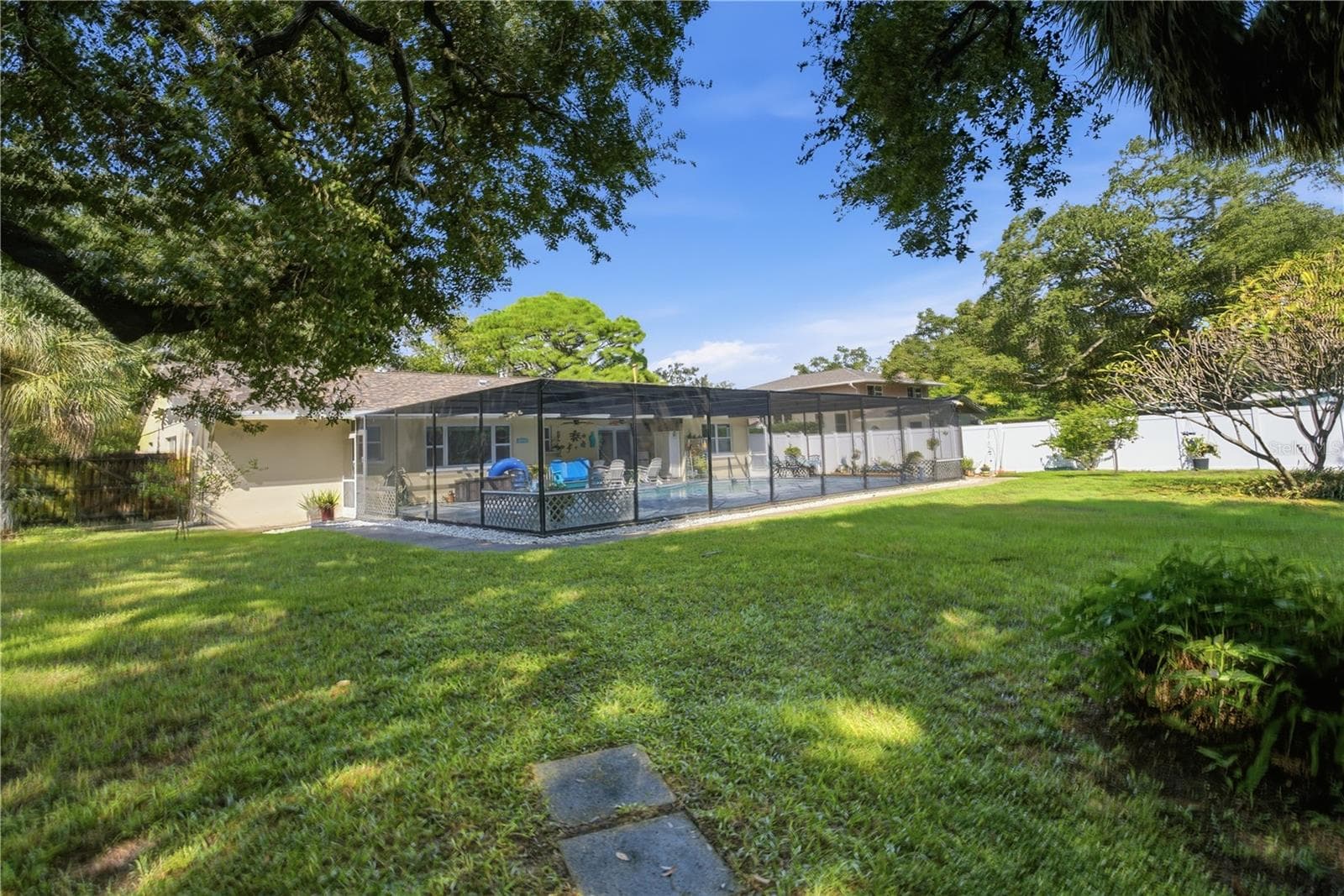 Single Family Residence at 2015 PARK ST N, ST PETERSBURG, photo 42 of 52