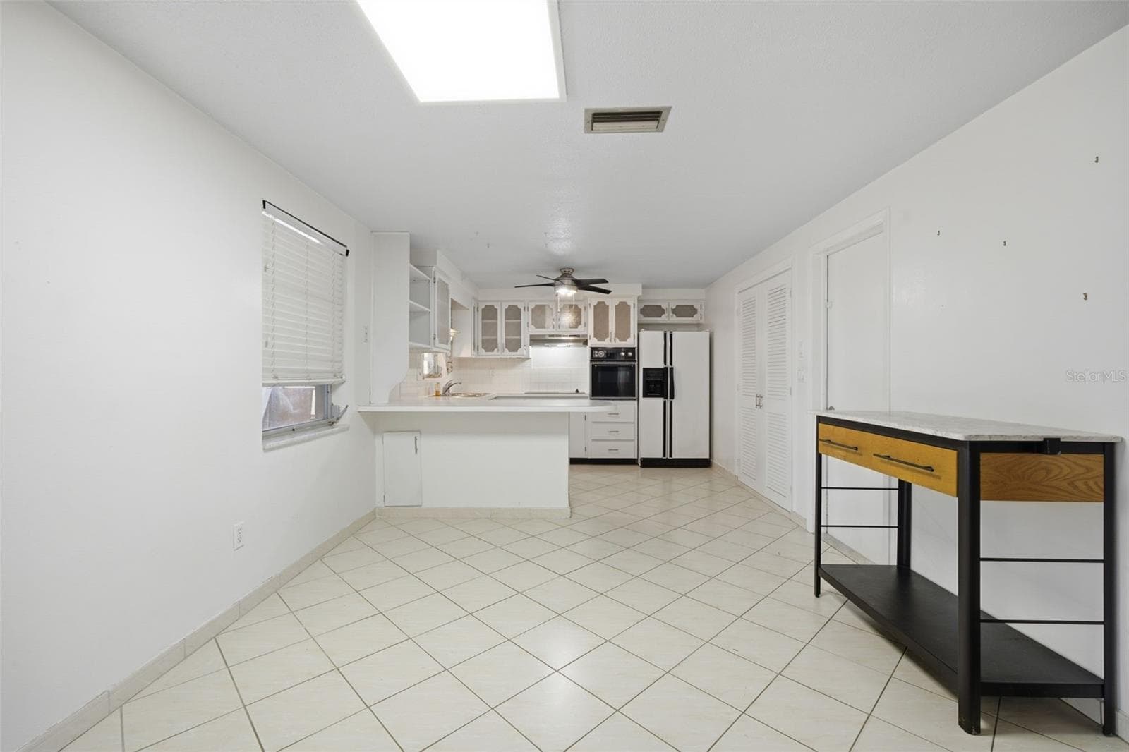 Single Family Residence at 4030 CLUSTER DR, HOLIDAY, photo 11 of 45