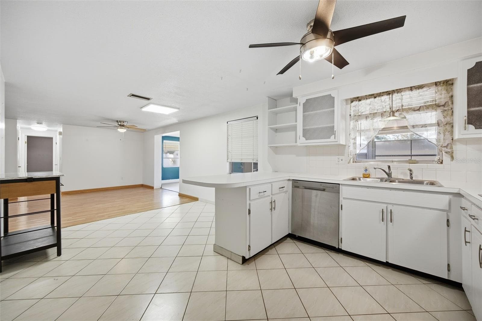 Single Family Residence at 4030 CLUSTER DR, HOLIDAY, photo 16 of 45