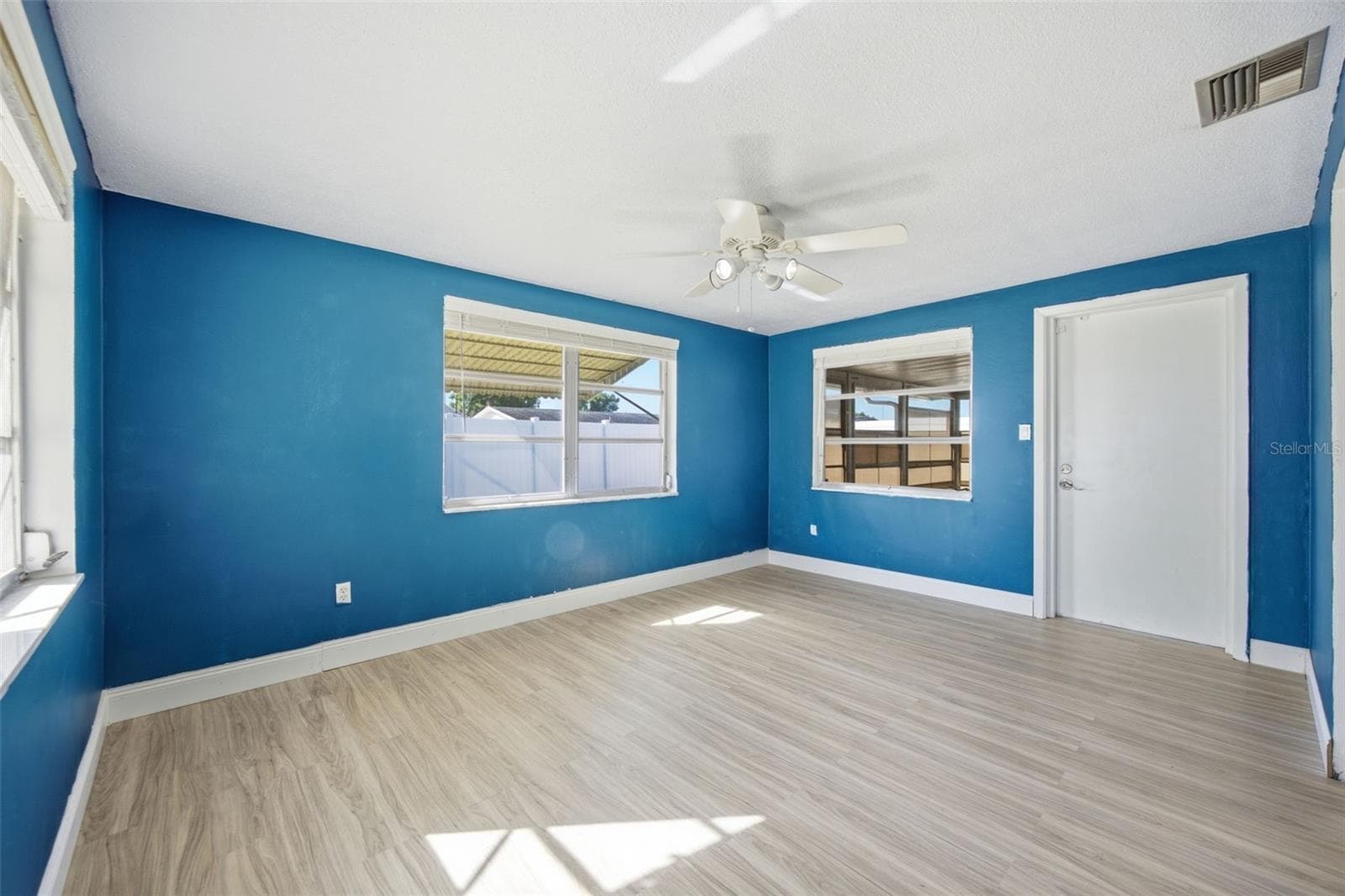 Single Family Residence at 4030 CLUSTER DR, HOLIDAY, photo 17 of 45