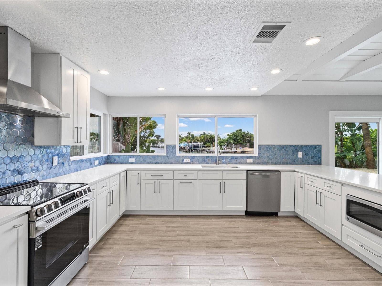 Single Family Residence at 529 80TH AVE, ST PETE BEACH, photo 7 of 40