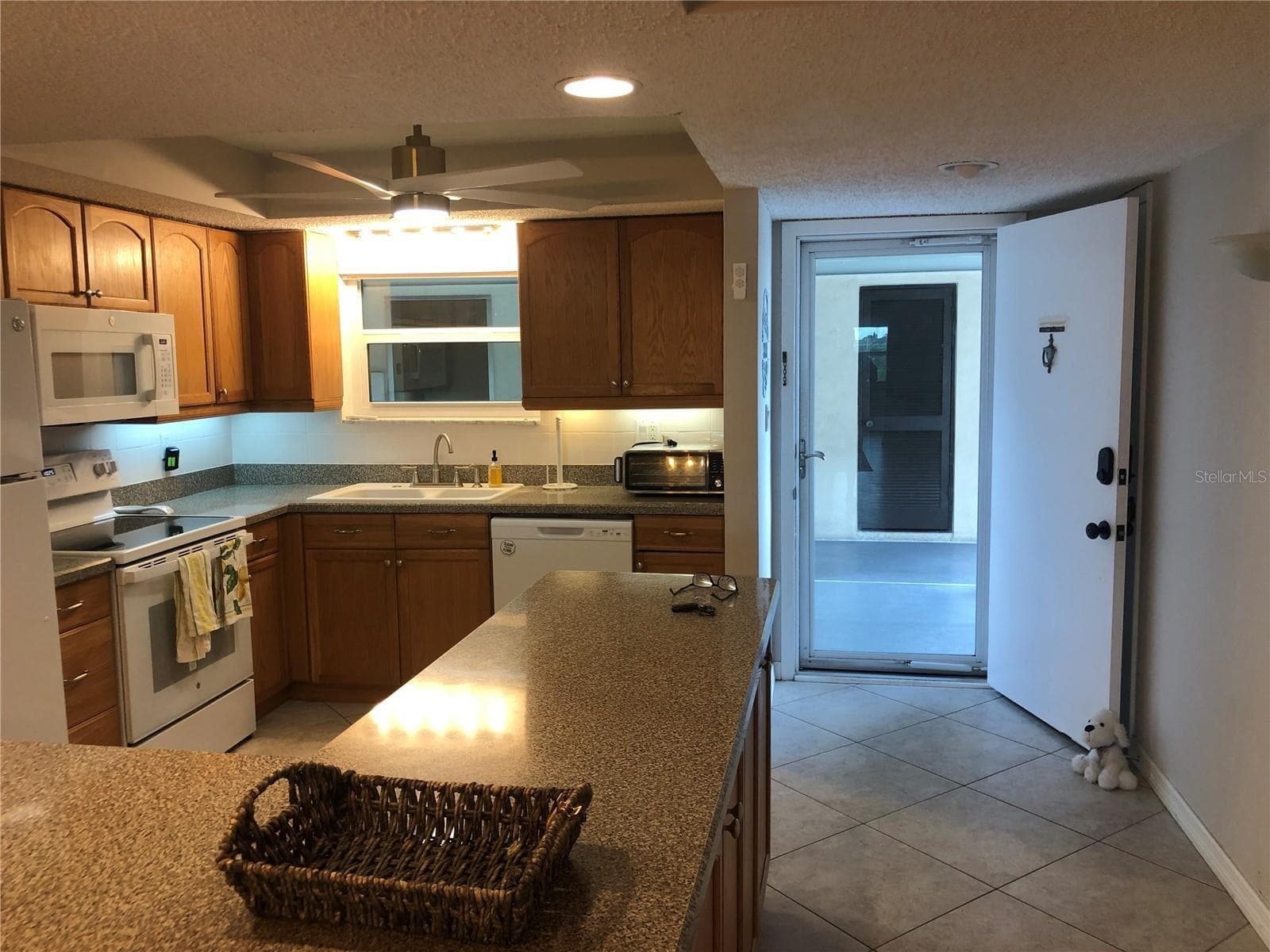 Condominium at 4660 MARINE PKWY #304, NEW PORT RICHEY, photo 5 of 16