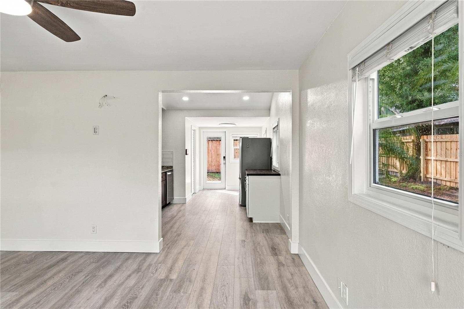 Single Family Residence at 39 HAMILTON HEATH DR, TAMPA, photo 7 of 32