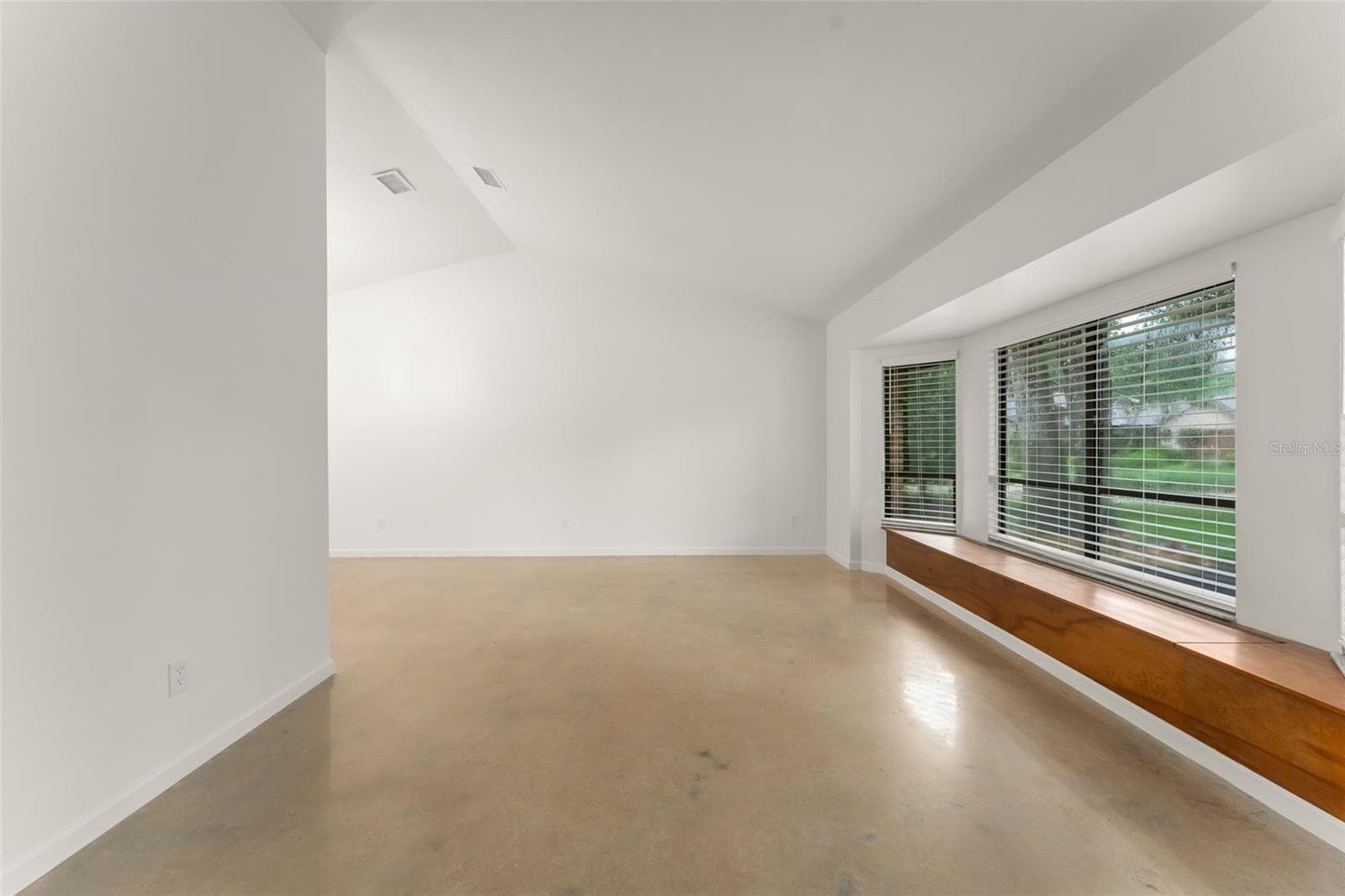 Single Family Residence at 154 CITRUS TREE LN, LONGWOOD, photo 4 of 43