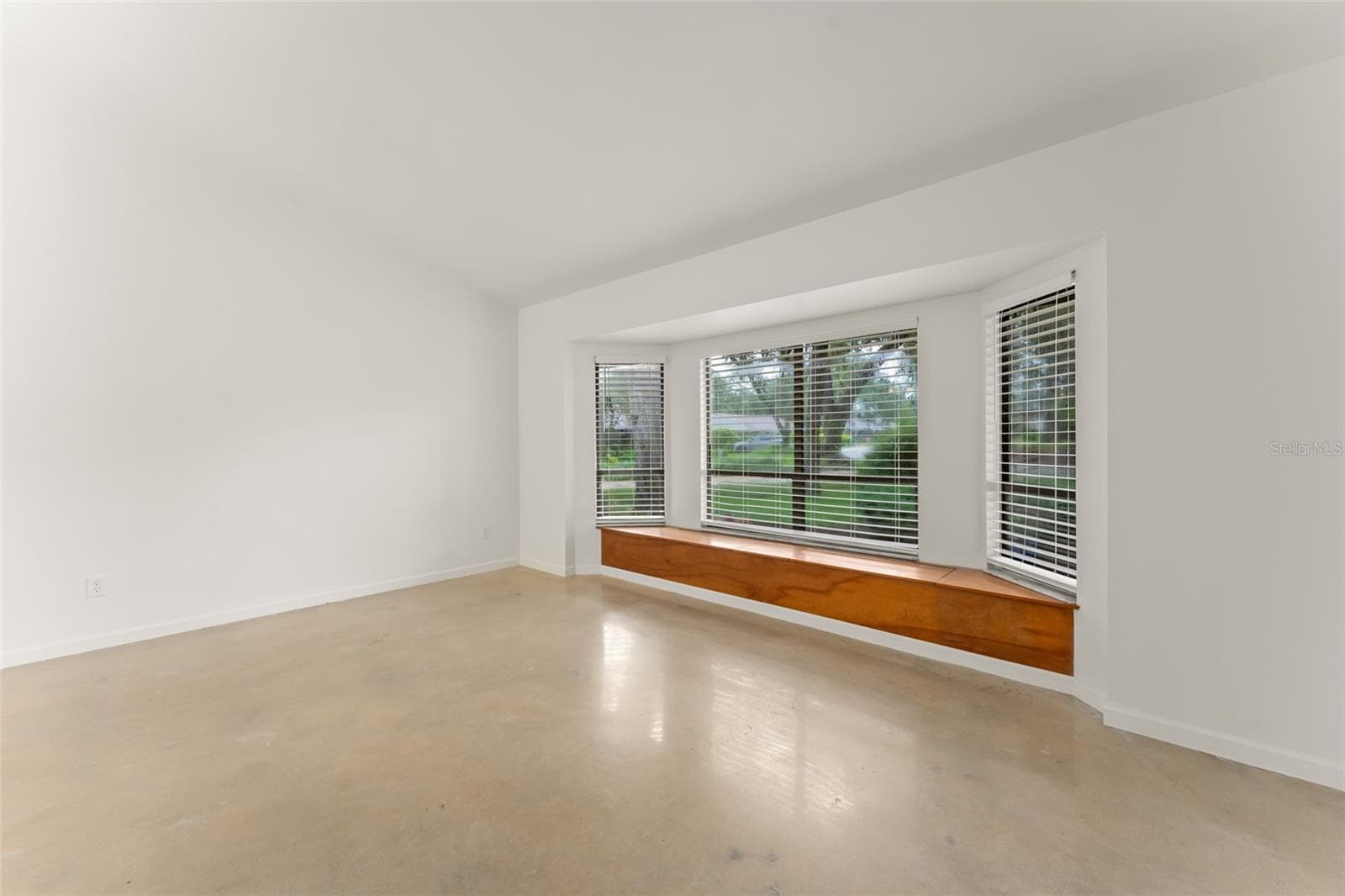 Single Family Residence at 154 CITRUS TREE LN, LONGWOOD, photo 5 of 43
