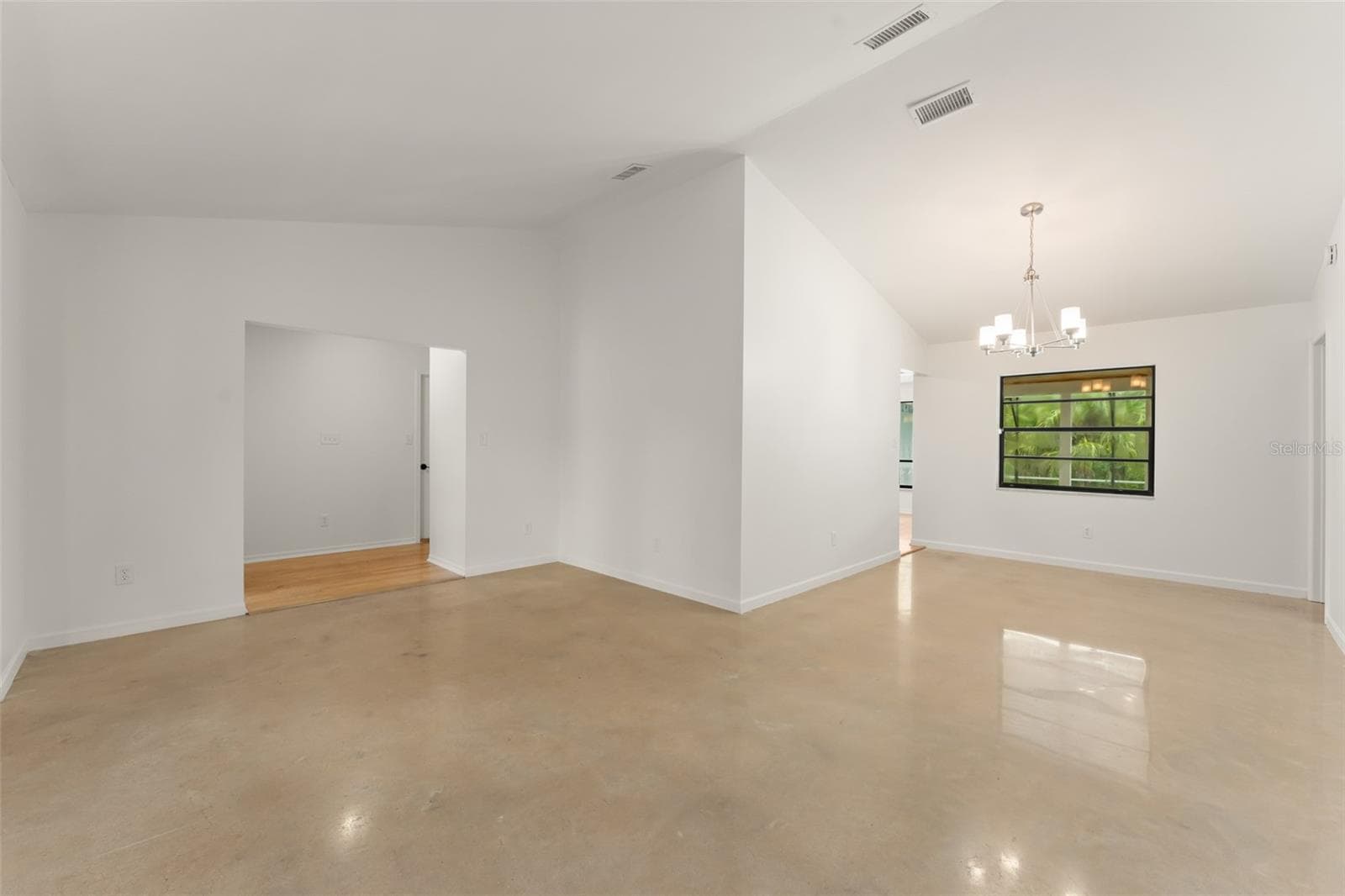 Single Family Residence at 154 CITRUS TREE LN, LONGWOOD, photo 6 of 43