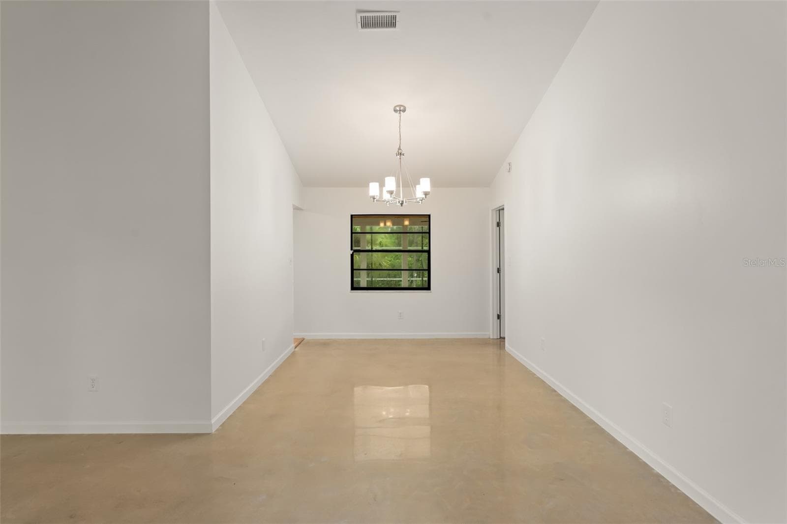 Single Family Residence at 154 CITRUS TREE LN, LONGWOOD, photo 7 of 43