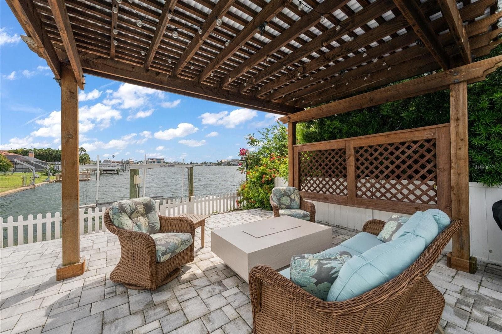 Pergola - 650 64TH AVE, ST PETE BEACH