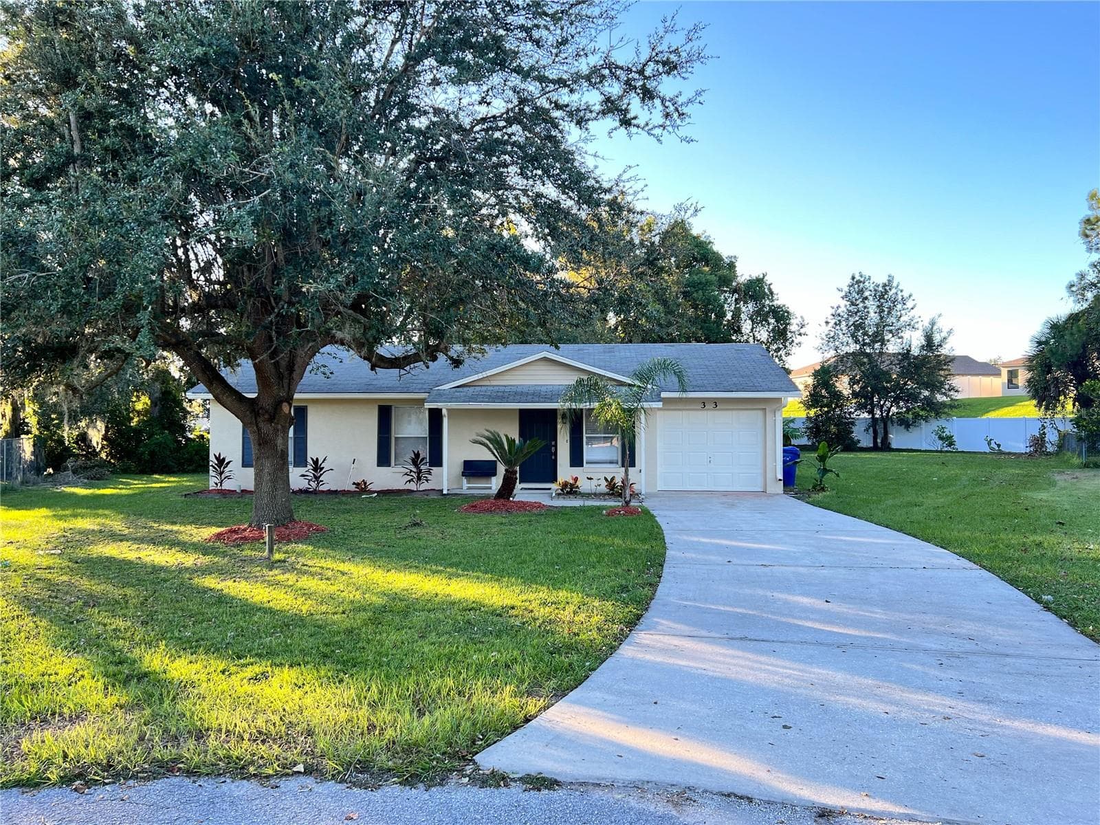 Single Family Residence at 33 LAKEVIEW CT, MASCOTTE, photo 2 of 22