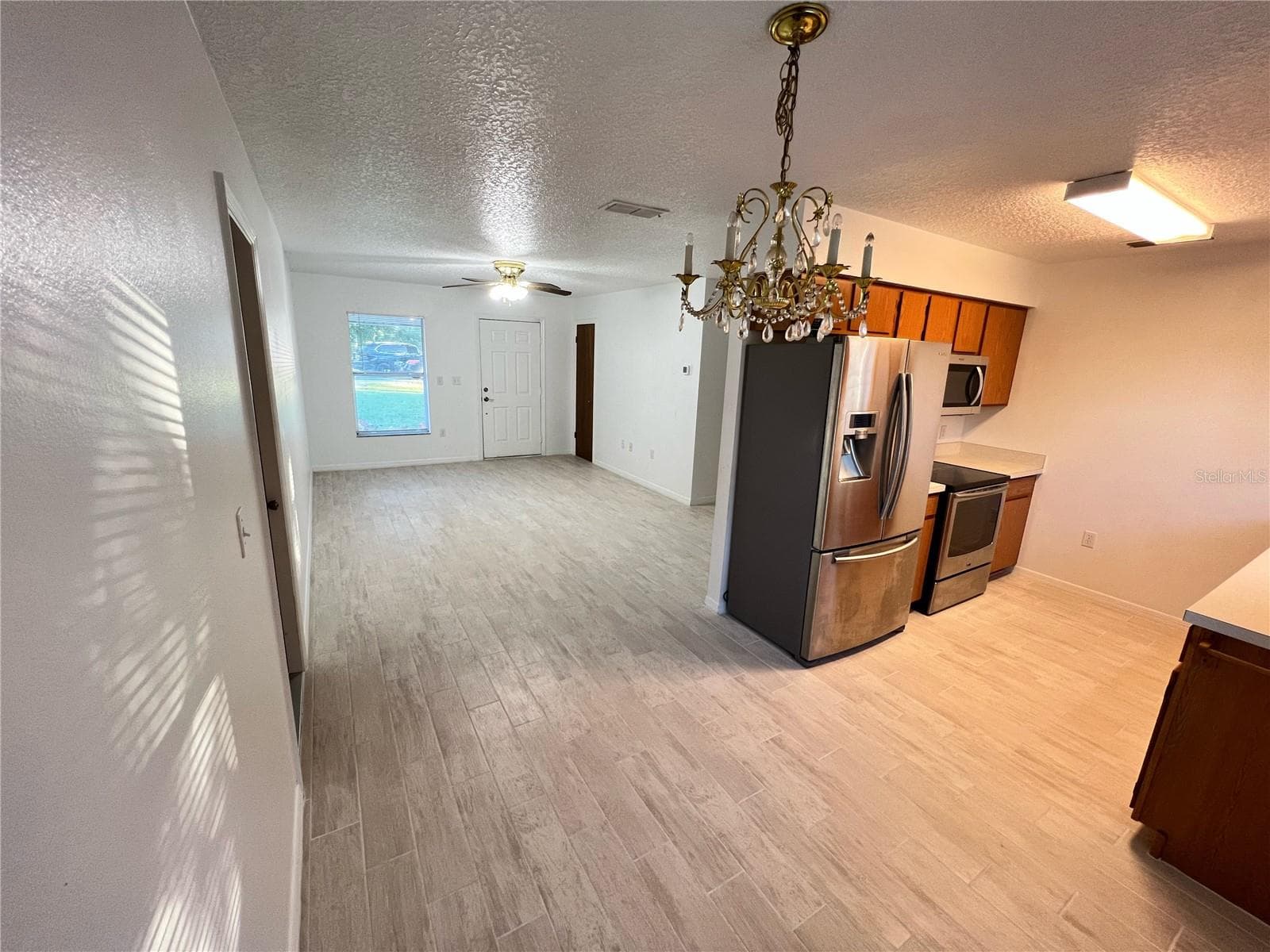 Single Family Residence at 33 LAKEVIEW CT, MASCOTTE, photo 4 of 22