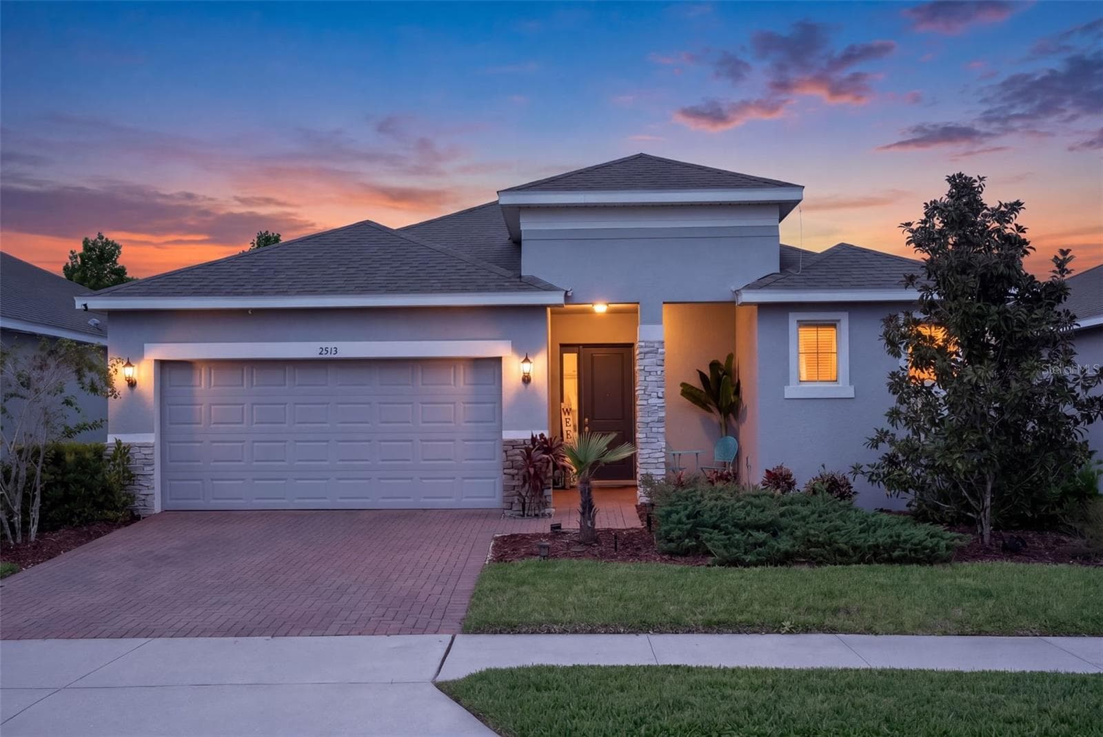 2913 BLUESTEM LN