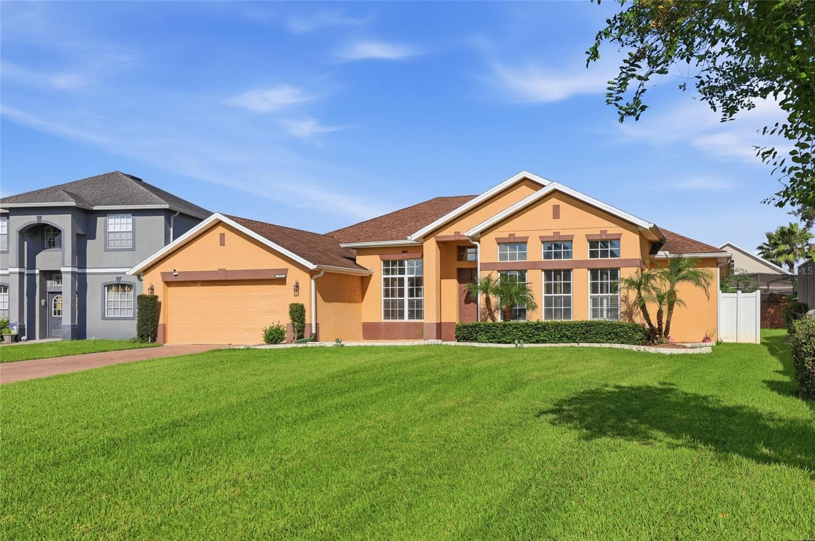 Single Family Residence at 14531 RIVIERA POINTE DR, ORLANDO, photo 2 of 43