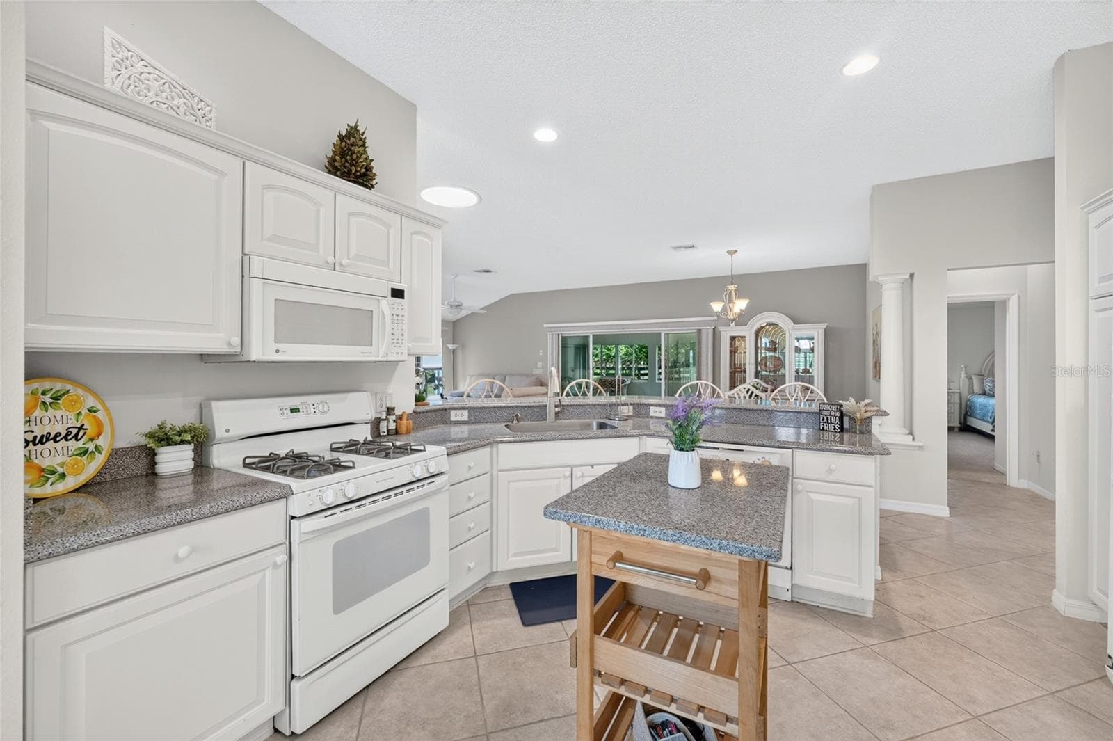 Single Family Residence at 9245 SE 169TH BENTLEY ST, THE VILLAGES, photo 13 of 73