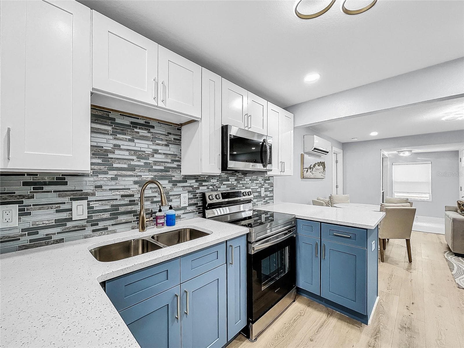 Single Family Residence at 115 90TH AVE, TREASURE ISLAND, photo 10 of 49