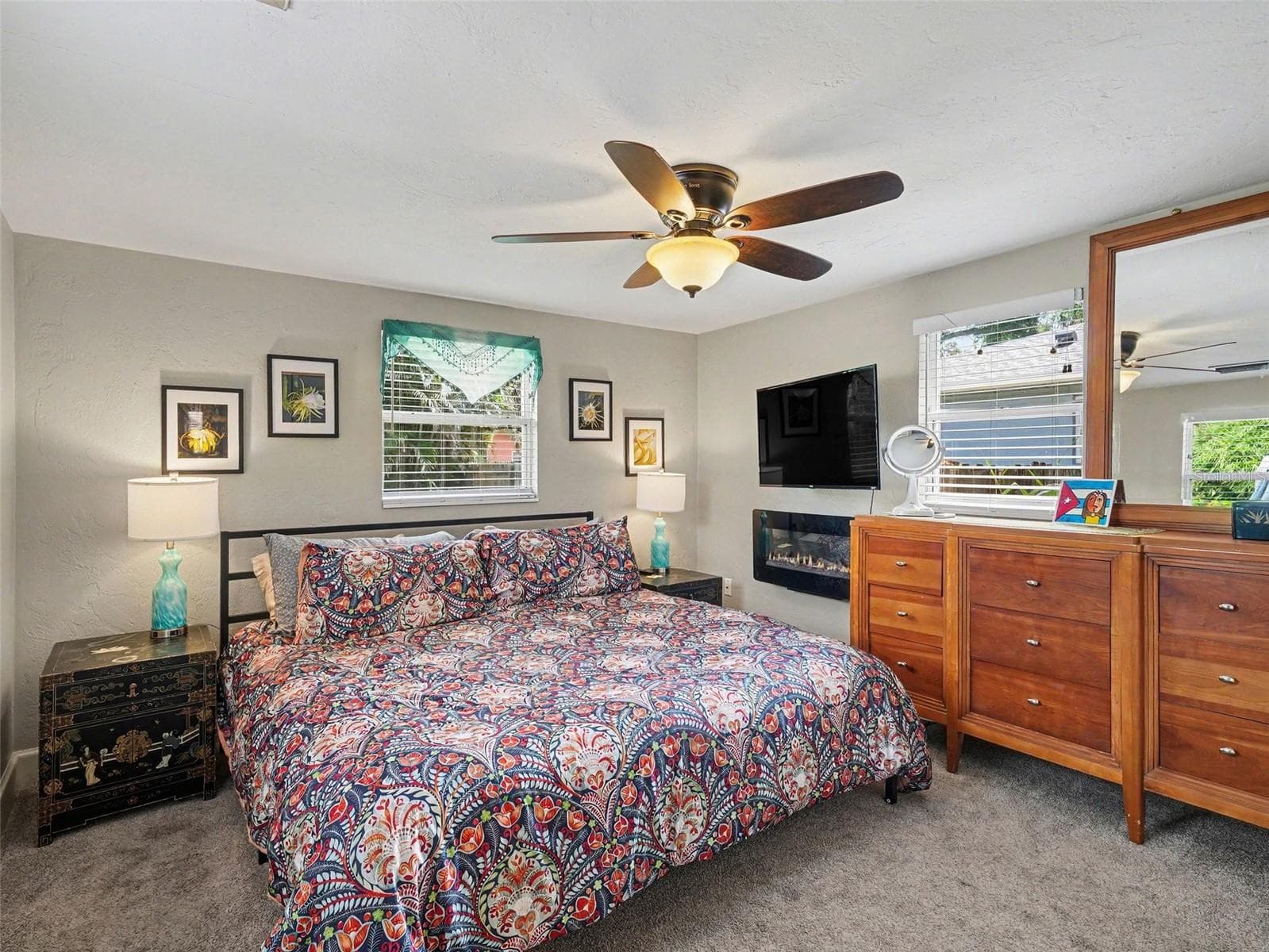 Single Family Residence at 3035 HILLVIEW ST, SARASOTA, photo 13 of 22