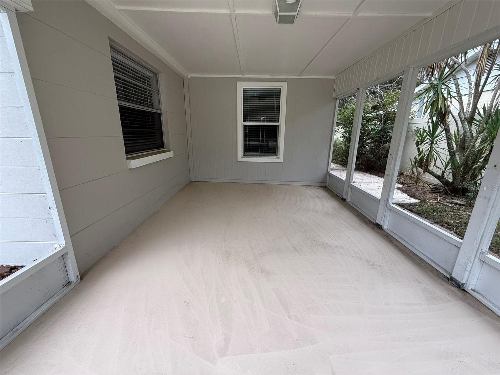 Single Family Residence at 1617 MOCKINGBIRD LN, LAKELAND, photo 2 of 30