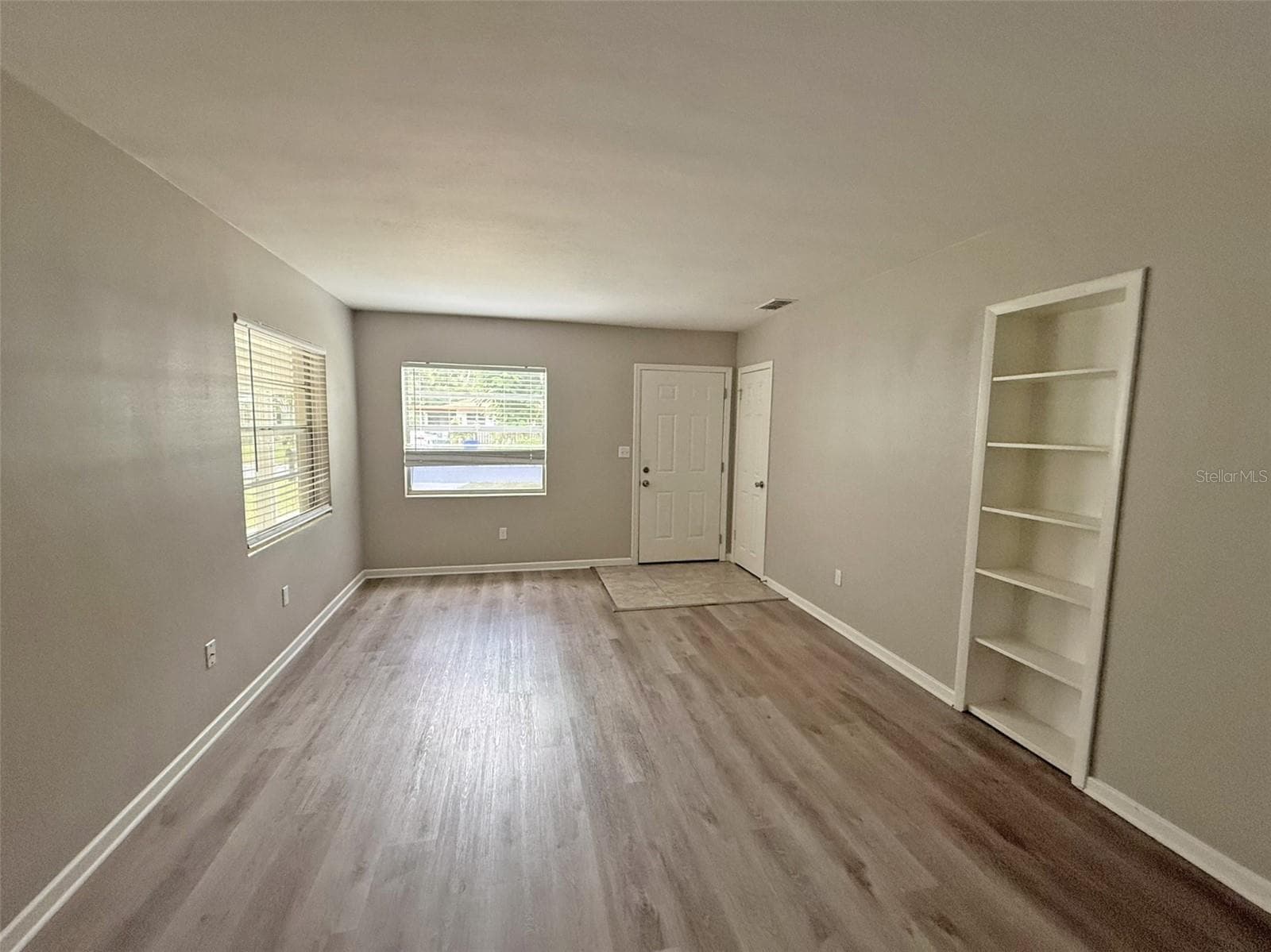 Single Family Residence at 1617 MOCKINGBIRD LN, LAKELAND, photo 4 of 30