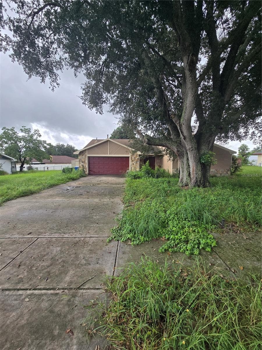 1406 MEADOW DR NE